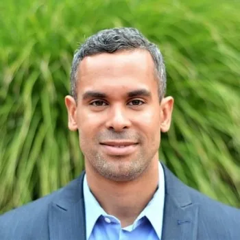 Fulbright Association Board Secretary Eric Lopez on Uncaged Show Podcast